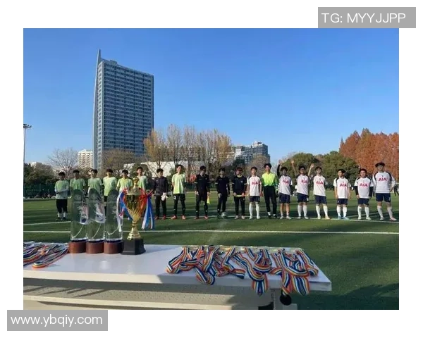 天山杯足球盛宴开启球迷齐聚共同见证激情与荣耀的对决 天山杯足球盛宴开启球迷齐聚共同见证激情与荣耀的对决