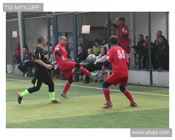 足球展风采激情四射赛场英雄共谱精彩瞬间 足球展风采激情四射赛场英雄共谱精彩瞬间